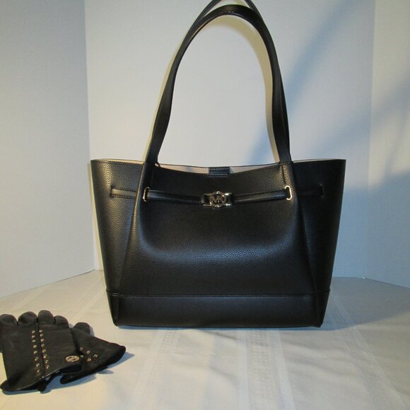 Michael Kors Handbags - Michael Kors Reed Large Pebbled Leather Tote Bag